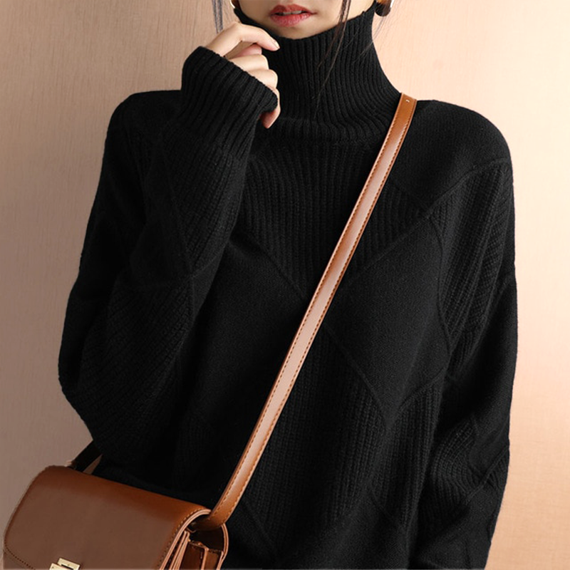 Amalia – Soft Knitted Turtleneck with Timeless Elegance & Warmth