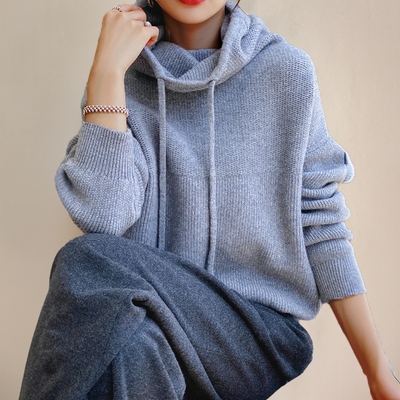 Isabel – Soft Knitted Hoodie with Turtleneck & Cozy Warmth