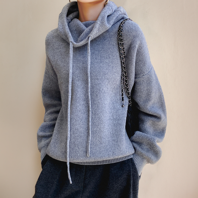 Isabel – Soft Knitted Hoodie with Turtleneck & Cozy Warmth