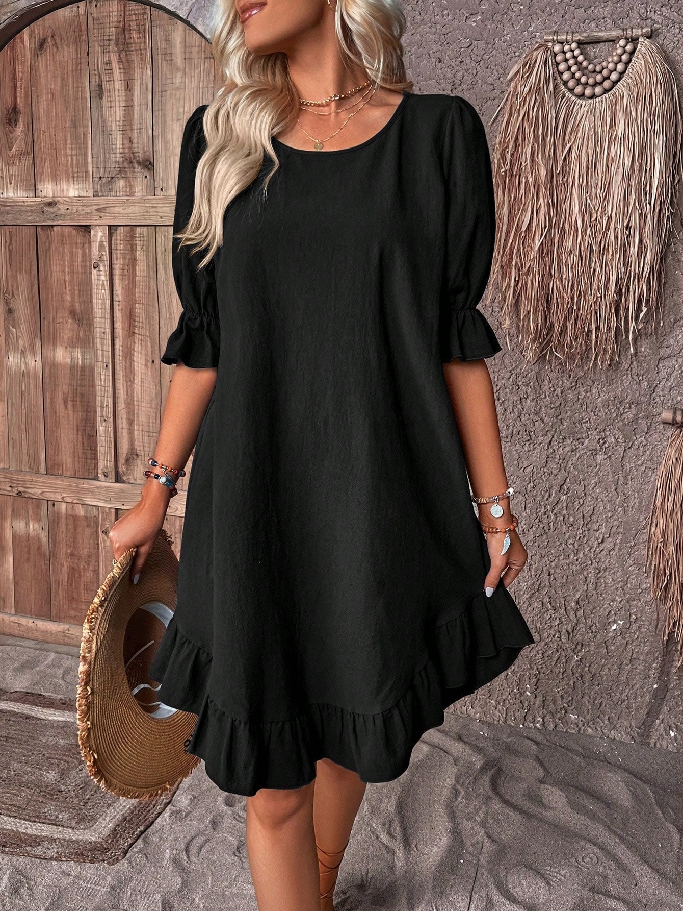 Kyria – Elegant Essence Midi Dress with Flattering Fit & Timeless Style