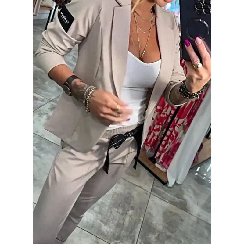 Sonia – Elegant 2-Piece Set with Casual Blazer & Tailored Trousers