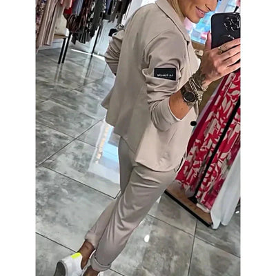 Sonia – Elegant 2-Piece Set with Casual Blazer & Tailored Trousers